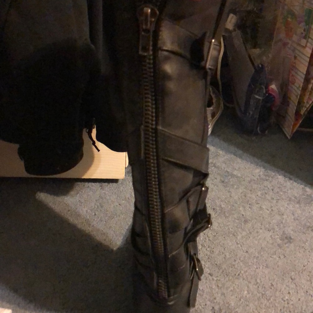 Boots - Picture 2 of 3